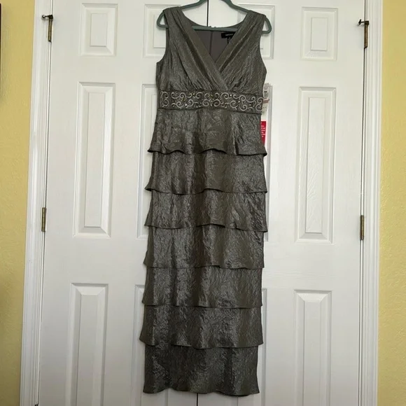 R&M Richard’s Cascading Layers Evening Gown, Pewter, Size 12, NWT - Picture 1 of 5